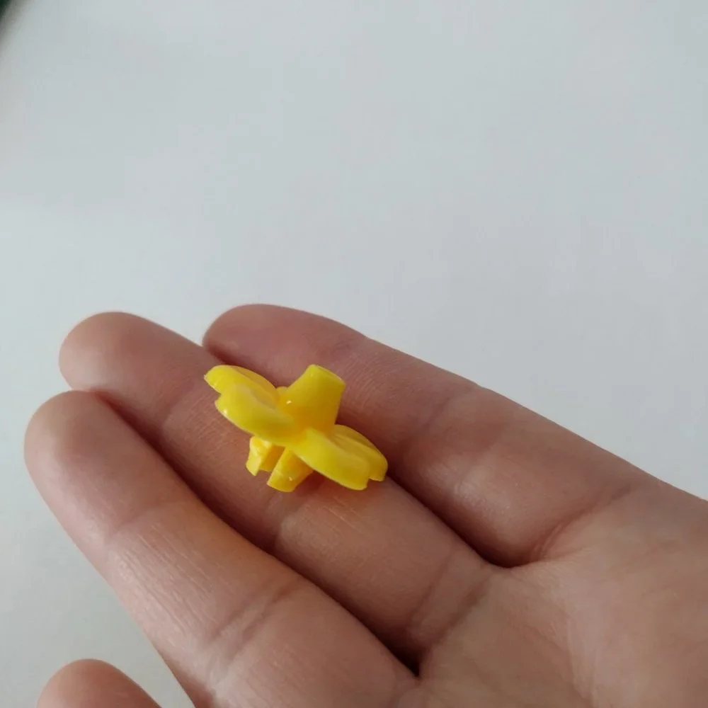 Perky Pet 2 Packs of 9 Count Yellow Replacement Flowers for Feeders